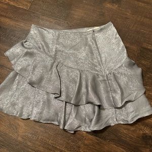 Lizard thicket  silver ruffle skirt size S